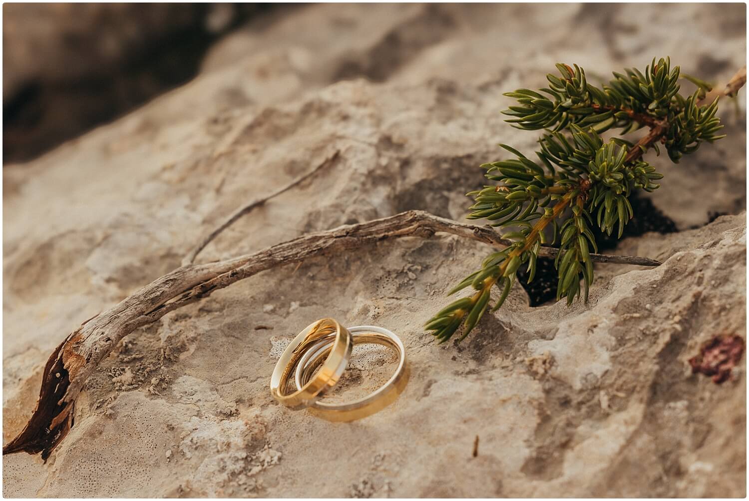 Intimna ceremonija razmjene prstenja na Velebitu – iskrene riječi, suze radosnice i priroda kao jedini svjedok.